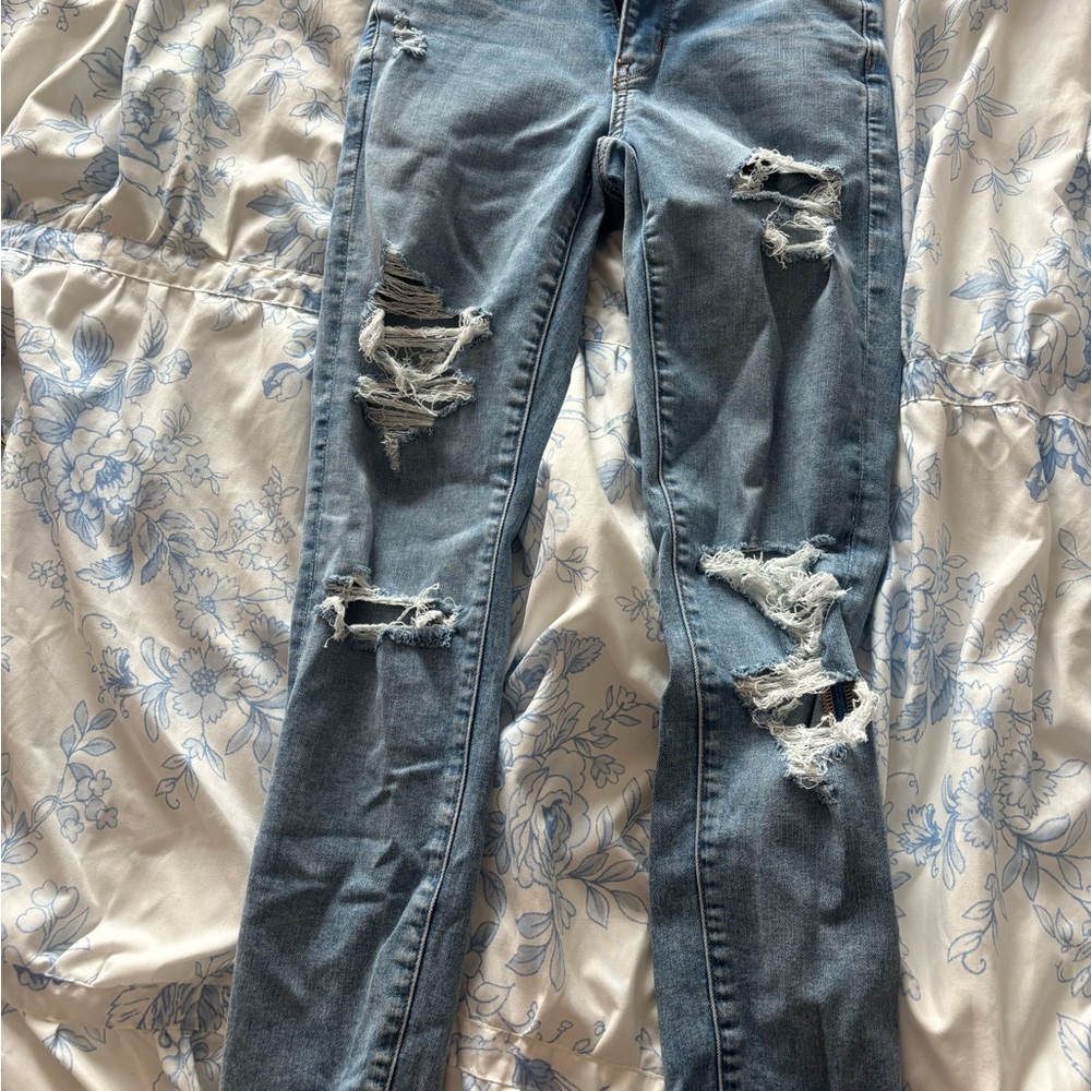 American Eagle Outfitters Light Blue Distressed Skinny Jeans